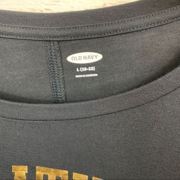 EUC Old Navy Graphic Top! - Picture 4 of 7